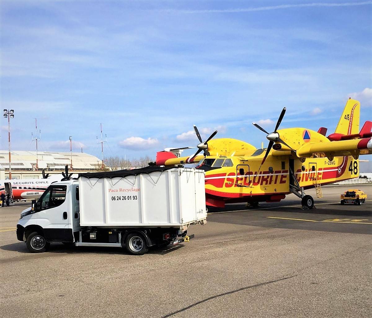 Recyclage des encombrants, papiers pour la protection civile sur Marignane