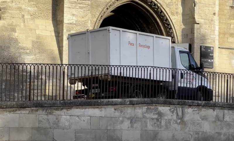 Débarras d'encombrants sur Avignon au Palais des Papes pour le salon Inter Rhône 2023